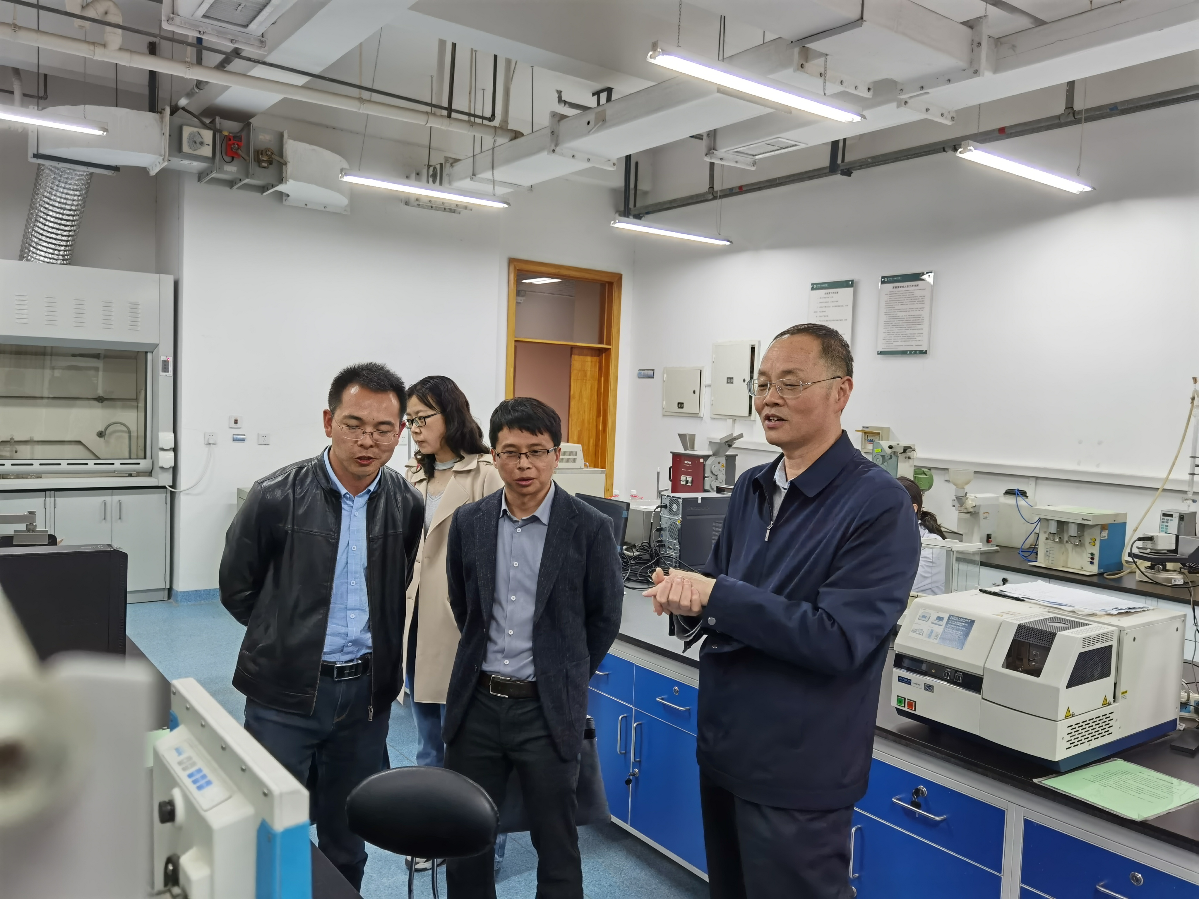 0a0594249e2a47179877314e1210e915.jpg 0a0594249e2a47179877314e1210e915.jpg