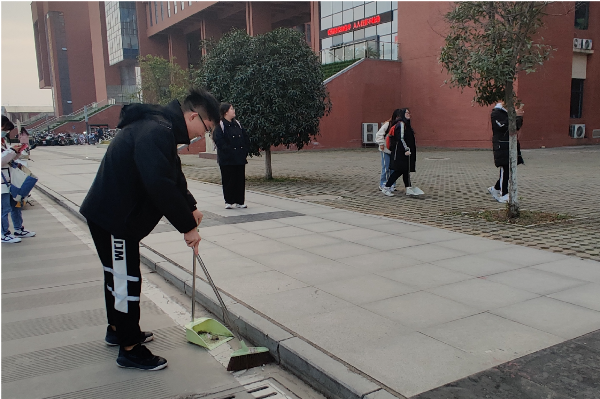 1903打扫街道 (3).png