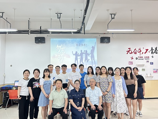 406e4885b6d04264985b04b7ffca2cb0.jpg 上网1.jpg